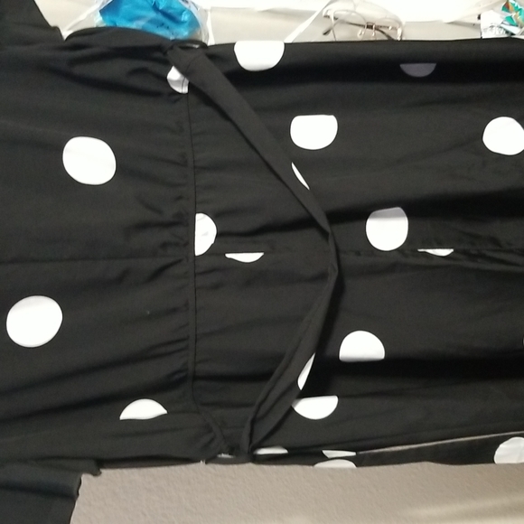 BLACK &WHITE DRESS - Picture 6 of 6